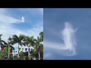 Angelic figure in the clouds Spotted in the Philippines