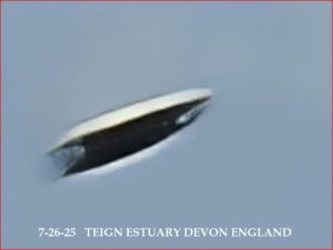 ALIEN CRAFT PHOTO OVER TEIGN ESTUARY IN DEVON ENGLAND