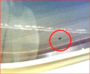 ALIEN CRAFT PHOTO TAKEN BY A COMMERCIAL FLIGHT PASSENGER