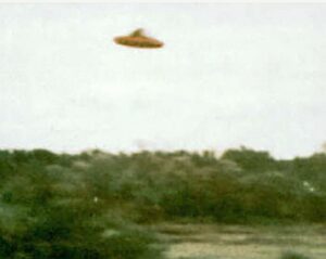 EXCELLENT PHOTO OF AN ALIEN CRAFT OVER ARGENTINA