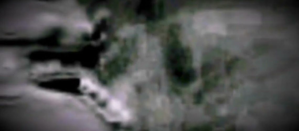 1758984915_maxresdefault_live.jpg