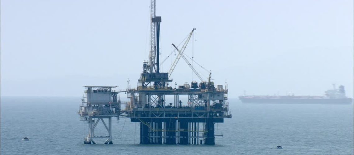 471087466-bohrturm-oelplattform-offshore-tanker1.jpg