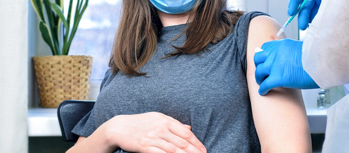 Coronavirus-Covid-19-Pregnant-Woman-Vaccine-Shot.jpg