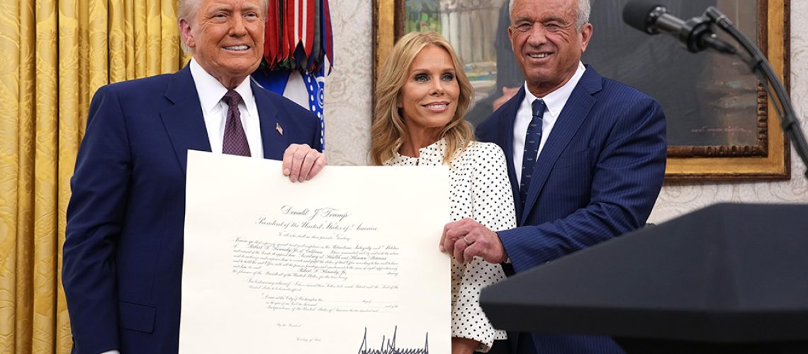 Donald-Trump-Robert-F-Kennedy-Jr-Cheryl-Hines-White-House-Maga-Maha.jpg