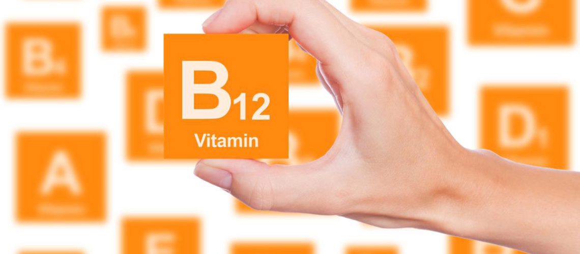Hand-Holds-Box-Vitamin-B12.jpg