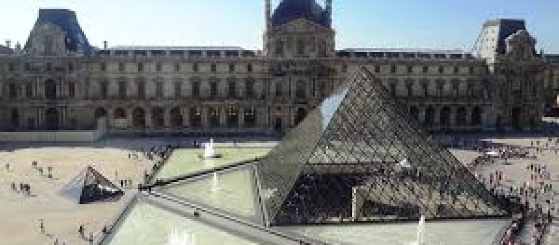 Louvre.jpg Louvre.jpg