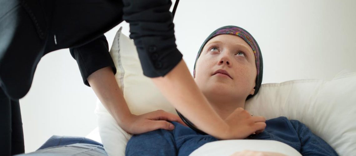 Nurse-Check-Patient-Cancer-Chemotherapy.jpg