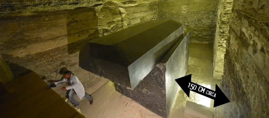 Serapeum-of-Saqqara-1.jpg