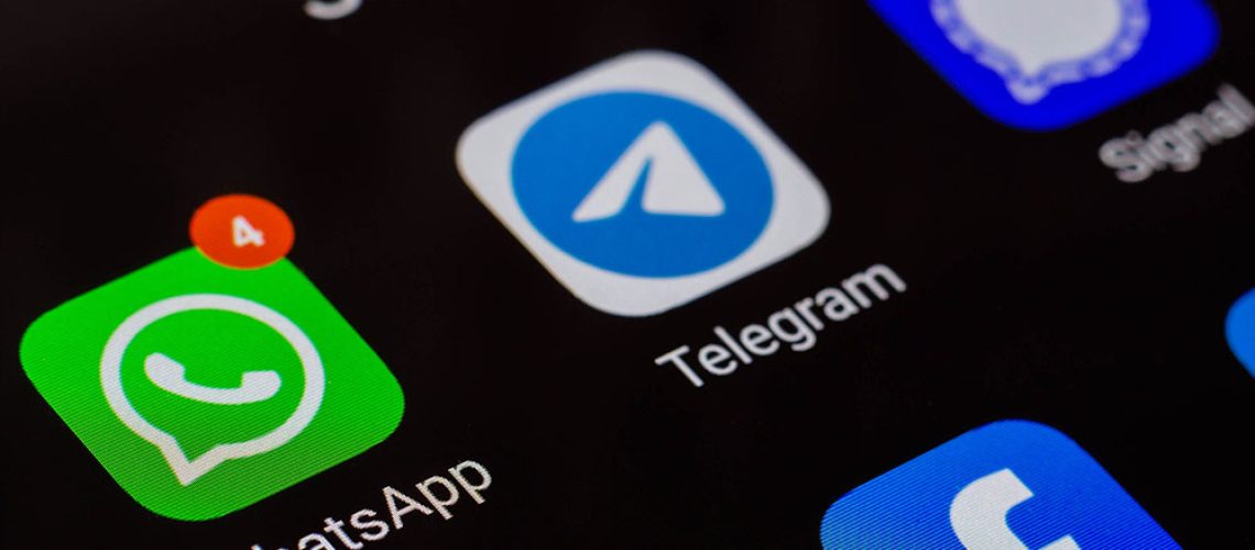 Social-Apps-WhatsApp-Telegram-Signal-Facebook.jpg