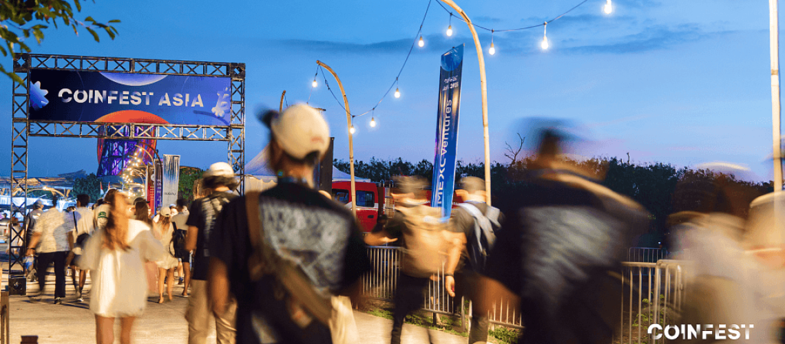 festival-goers-arriving-at-coinfest-asia-2025-1024x576.png