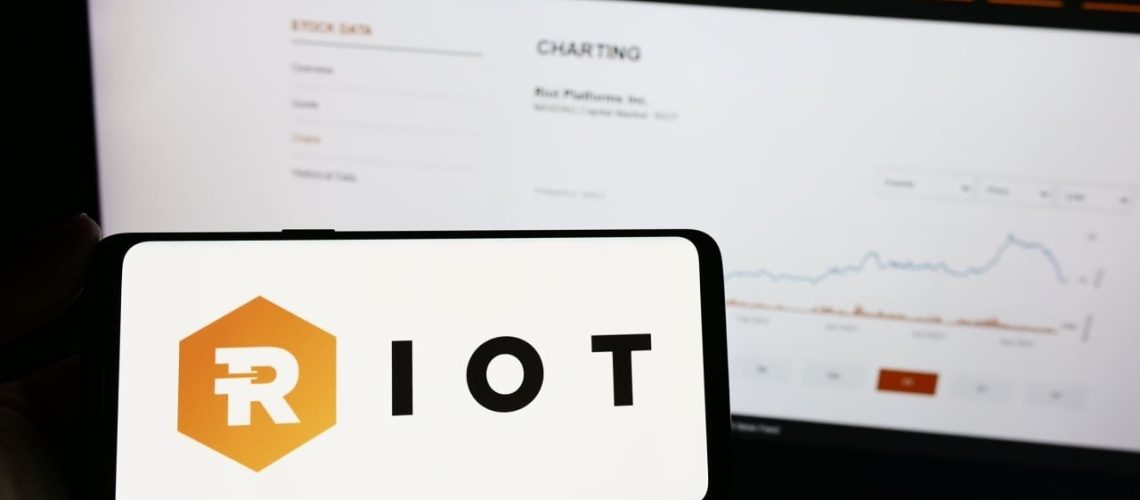 riot-platforms-offloads-475-btc-amid-tougher-mining-climate.jpg